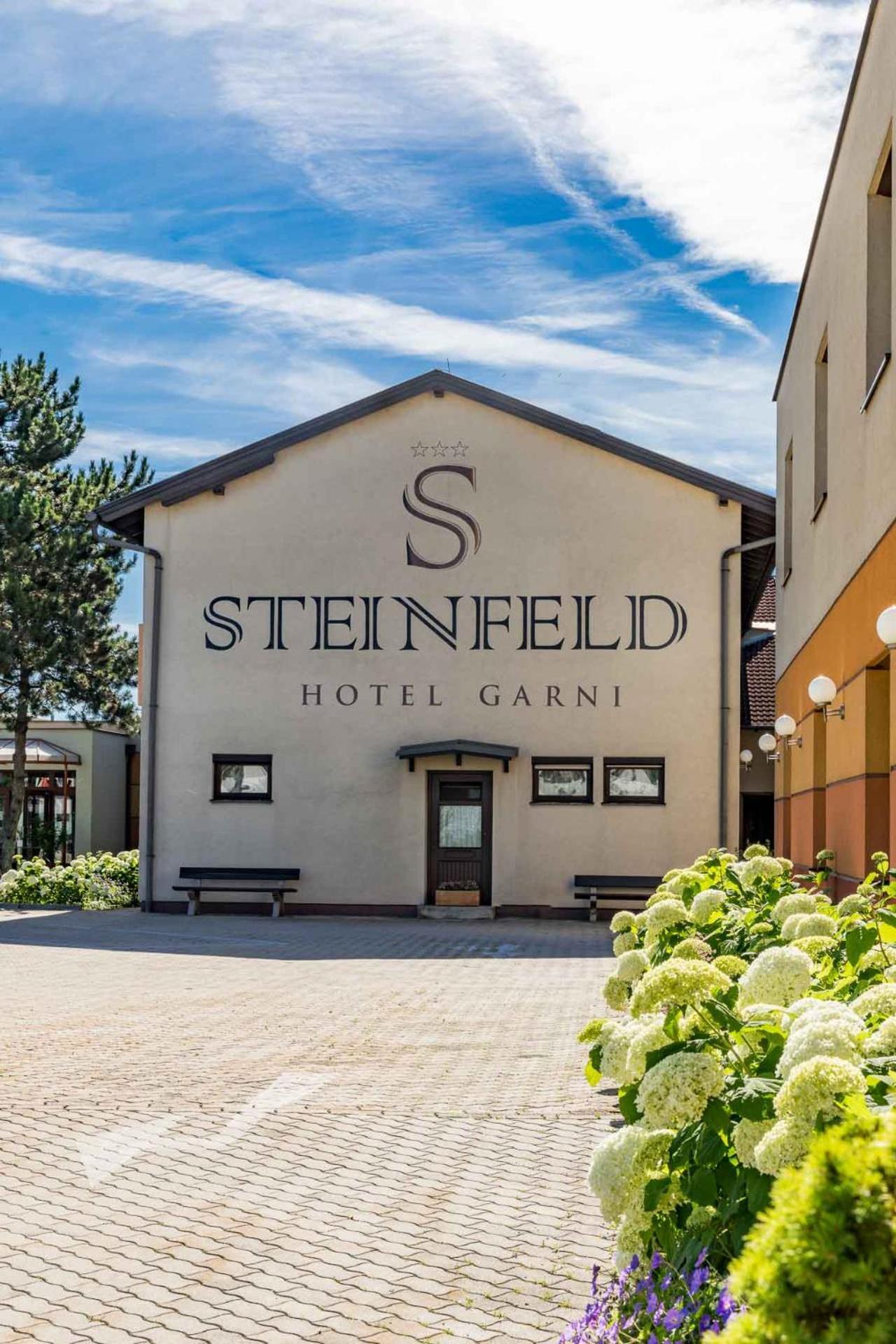 Hotel Garni Steinfeld Wiener Neustadt Exterior foto